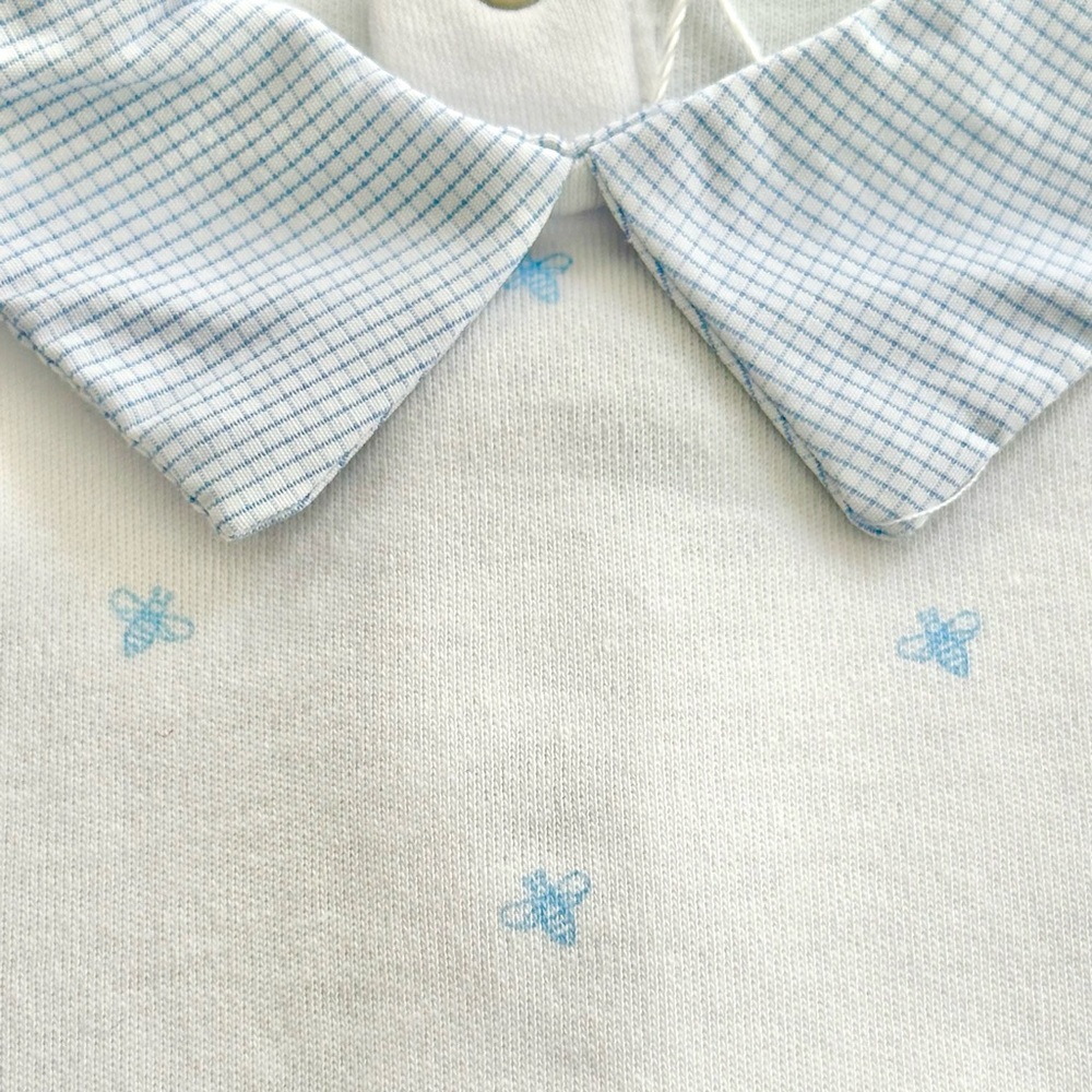 🆕 Baby bodysuit 18 mos white body/blue bees